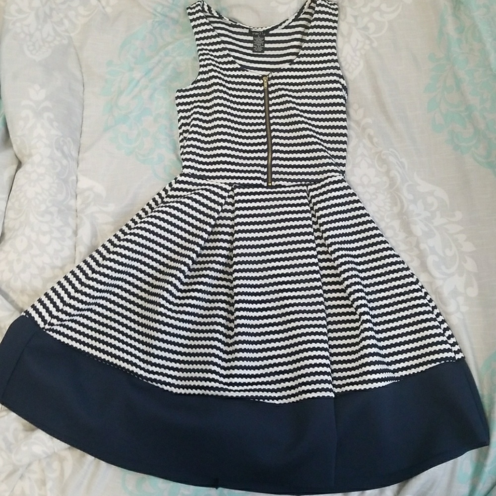 SOLD - White & navy skater dress